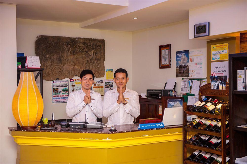 원 업 바나나 호텔 프놈펜 외부 사진
